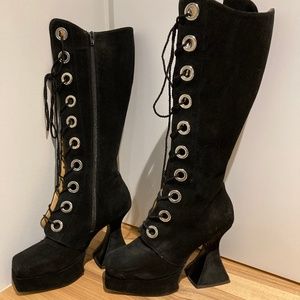 LACE-UP PLATFORM BOOTS
